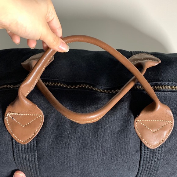 Black and Brown Handles Medium Zip Up Duffle Weekender Bag (GUC) - Picture 12 of 16